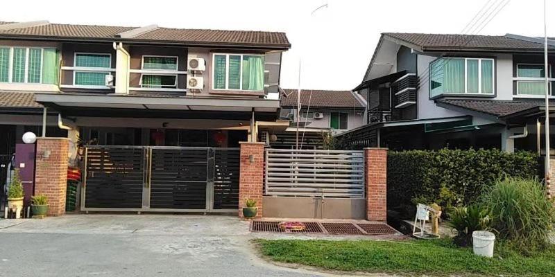 Kelly Homestay Sibu Exteriér fotografie